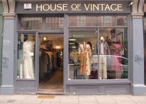 House of Vintage shop sign writing