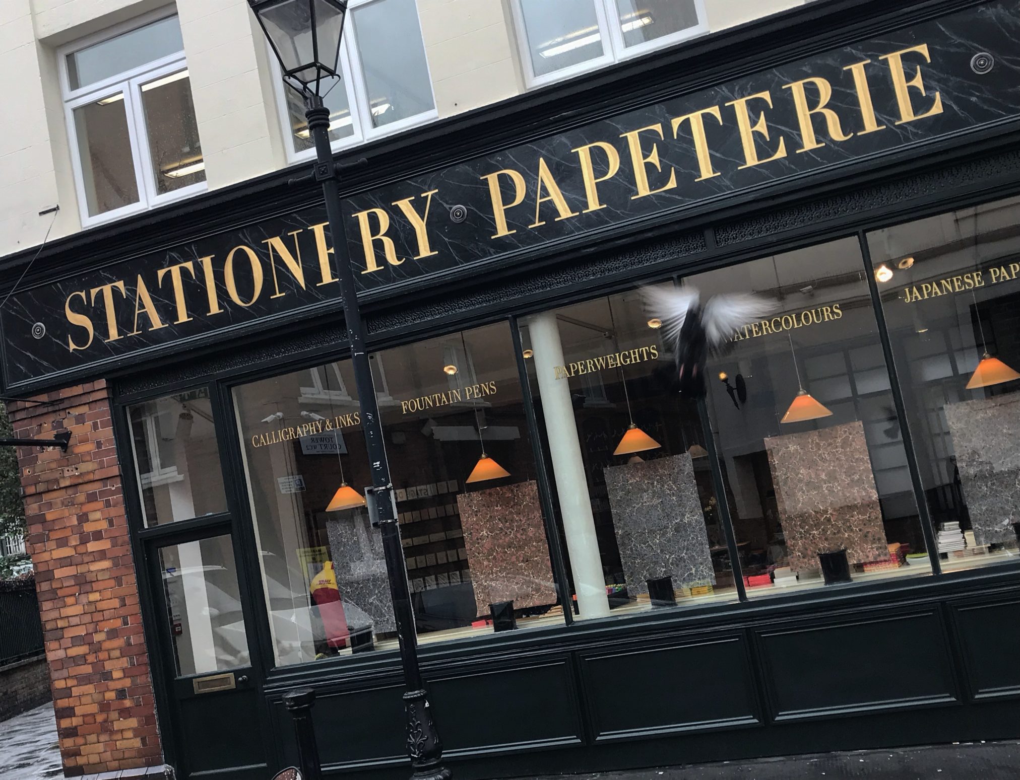 Love n brushes! @NGS Choosing keeping gold leaf sign Covent Garden By NGS LDN