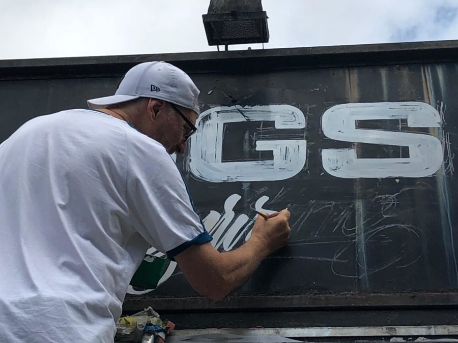 Nick Garrett NGS, London Margate shop sign writer, signwriting London, Gold letters