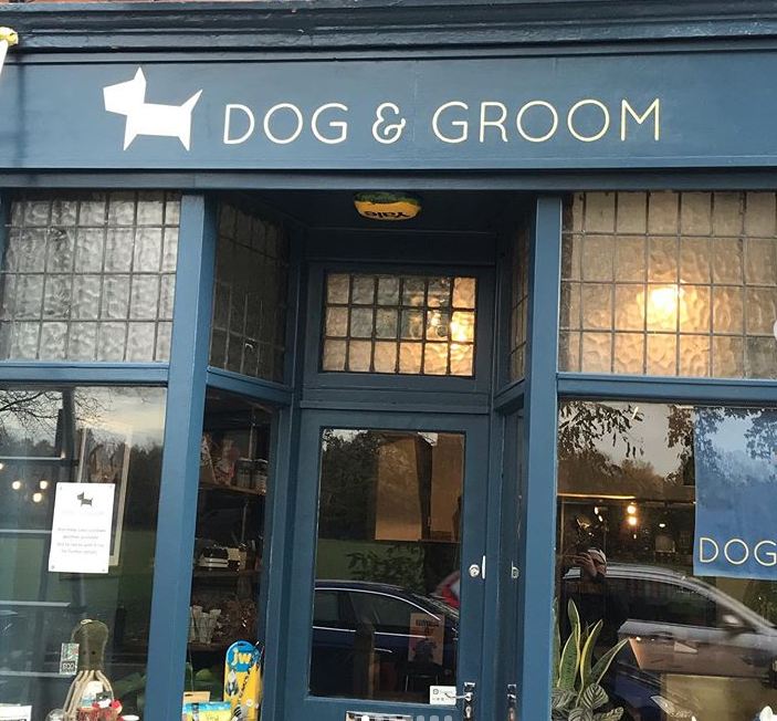 Above: Dog and Groom Wandsworth signwriting this in pure gold leaf