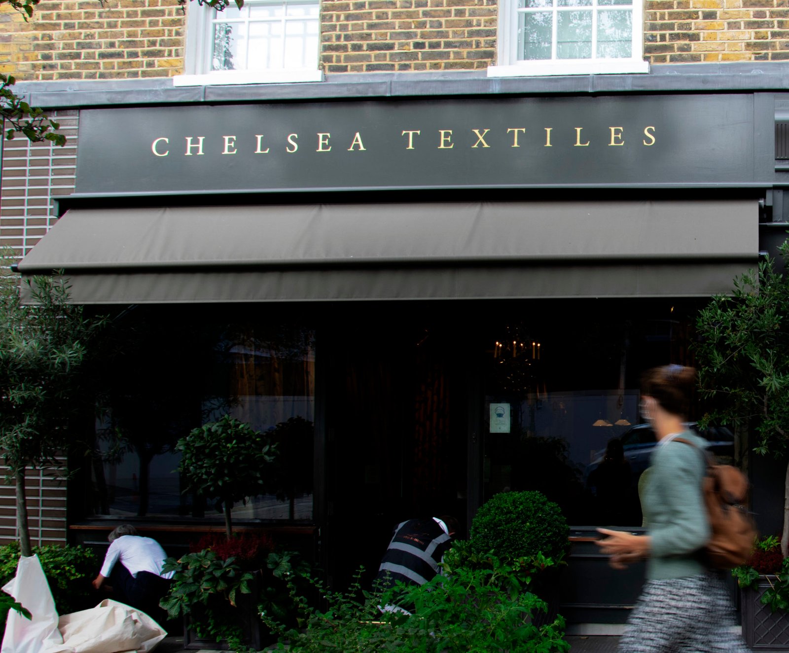 sign painter, signwriter, London sign writer, Lettering artist, Brand design, Typographic designer, Font design, Gotham, House Industries, Better Letters, Mike Meyer, David Smith glass gilder, 1shot enamel, Handover, Hand painted, IOAFS, bespoke signs, Joby Carter, Seraina Baumgartner, Signwriters London, Nick Garrett Signwriting London, Painted house numbers, House numbers, Glass gold, Glass gilding, Gold leaf, Signwriters London, NGS Signwriting London, Signwriting courses London, Signwriting classes, Signwriting near me Margate Kent, Shop Signs, Shop Signs,cafe Signs, pub Signs, hand painted lettering Numerals, custom-logo,