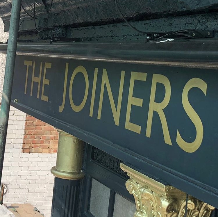 sign painter, signwriter, London sign writer, Lettering artist, Brand design, Typographic designer, Font design, Gotham, House Industries, Better Letters, Mike Meyer, David Smith glass gilder, 1shot enamel, Handover, Hand painted, IOAFS, bespoke signs, Joby Carter, Seraina Baumgartner, Signwriters London, Nick Garrett Signwriting London, Painted house numbers, House numbers, Glass gold, Glass gilding, Gold leaf, Signwriters London, NGS Signwriting London, Signwriting courses London, Signwriting classes, Signwriting near me Margate Kent, Shop Signs, Shop Signs,cafe Signs, pub Signs, hand painted lettering Numerals, custom-logo,