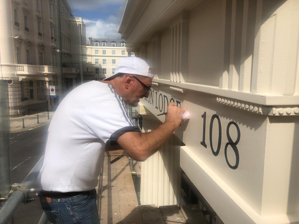 NGS Painted House numbers names Traditional sign writers of London NGS Dulwich Margate Chelsea signwriters