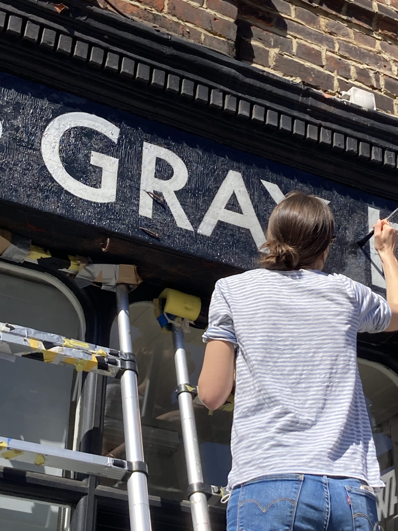 NGS Painted House numbers names Traditional sign writers of London NGS Dulwich Margate Chelsea signwriters