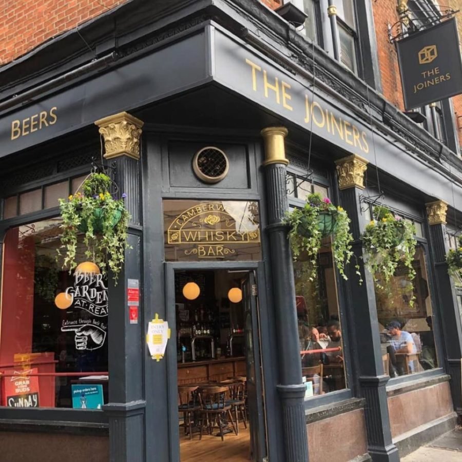 Pub sign writer London