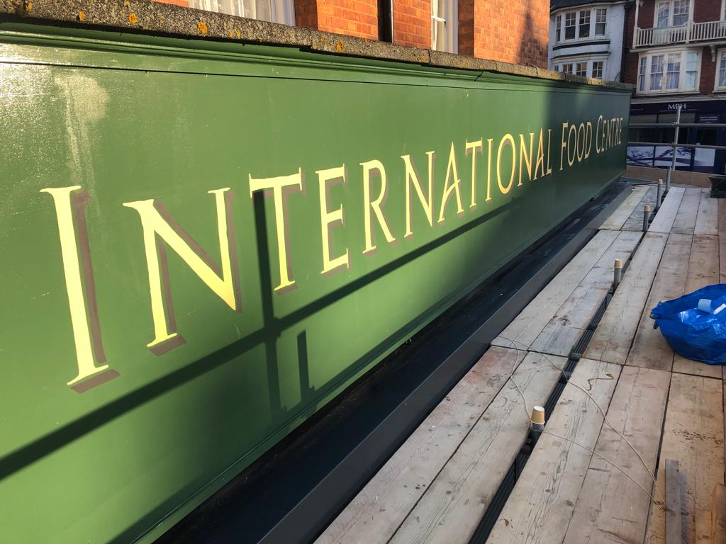 NGS Painted House numbers names Traditional sign writers of London NGS Dulwich Margate, 51.49456765499576, -0.17415278042634838, Chelsea, Fulham road Signwriter, 51.513286138657314, -0.13605138048658413 painted shop signs Soho 51.52381789141246, -0.0772289866369295, Notting hill, Shoreditch signs, City of London, Hatton Garden, Canary Wharf, Clapham, Seraina, Nick Garrett signage, Wayfinding signs hand painted Balfron T 00b1, Chelsea signwriters, Poplar, St. James's lettering artists, NGS Painted gold House numbers names Traditional sign writers of London NGS Dulwich Margate, Hoxton, Chelsea signwriters, Large sign painting specialists walls buildings towers London NGS