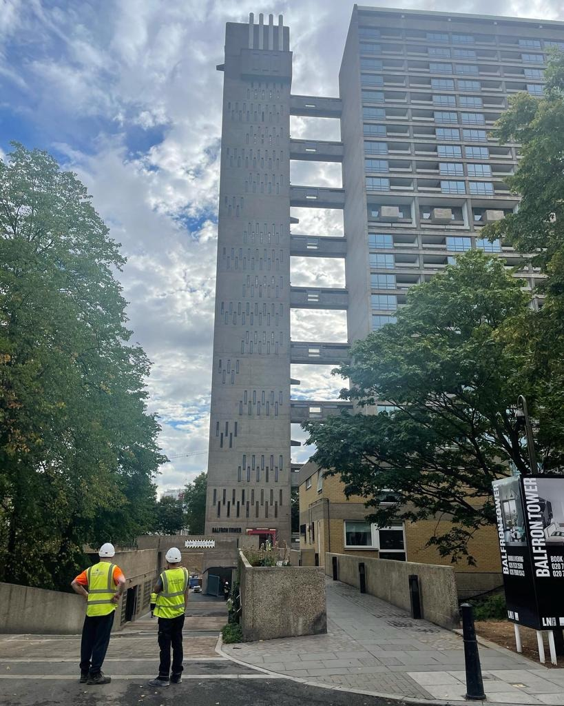 Balfron Towers sign painted numbers project Aug 2022