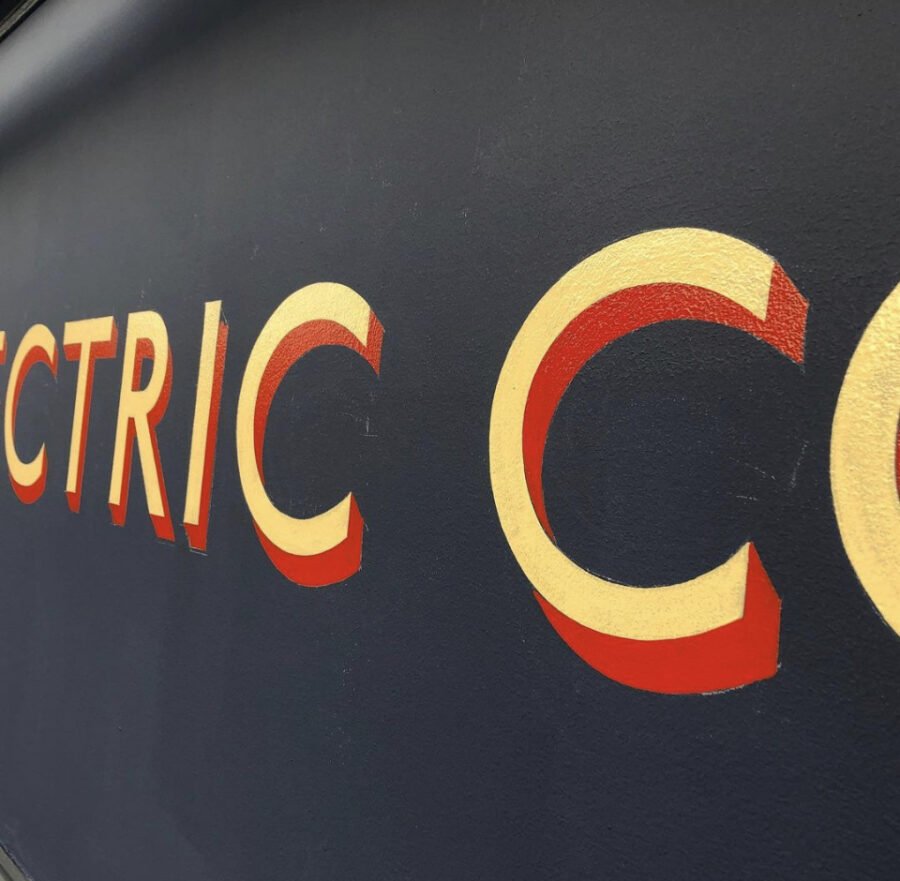 51.49456765499576, -0.17415278042634838 Chelsea Fulham road Signwriter 51.513286138657314, -0.13605138048658413 painted shop signs Soho 51.52381789141246, -0.0772289866369295 Shoreditch signs City of London Seraina Nick Garrett signage NGS Painted House numbers names Traditional sign writers of London NGS Dulwich Margate Chelsea signwriters