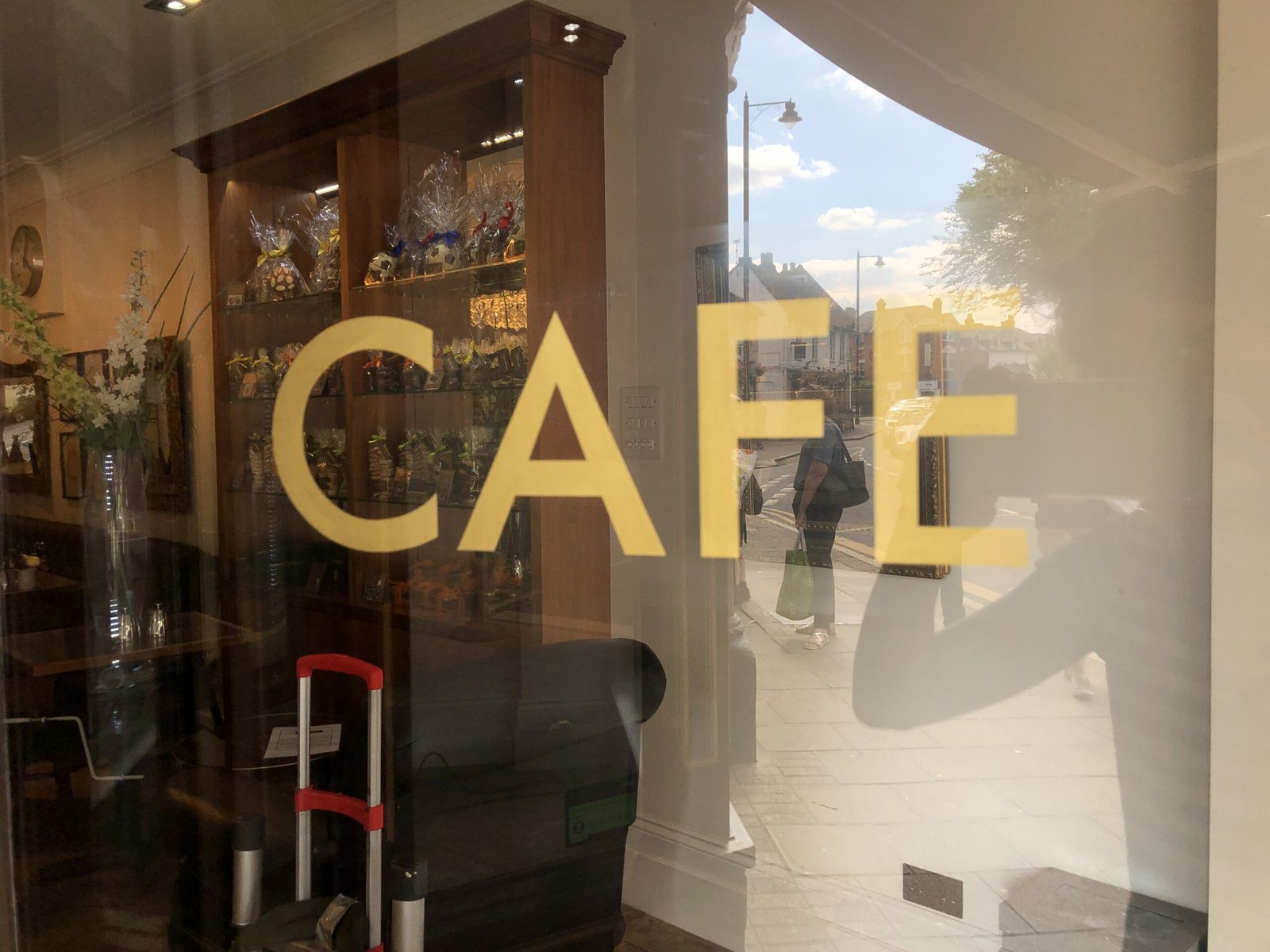 Typographer Edward Johnston page.
51.49456765499576, -0.17415278042634838, Chelsea, Fulham road Signwriter, 51.513286138657314, -0.13605138048658413 painted shop signs Soho 51.52381789141246, -0.0772289866369295, Notting hill, Shoreditch signs, City of London, Seraina, Nick Garrett signage, NGS Painted House numbers names Traditional sign writers of London NGS Dulwich Margate Chelsea signwriters