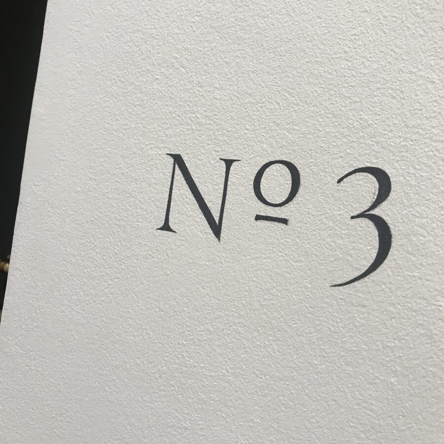 hous numbers painted in london