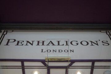 Gold lettern on House Fanlight