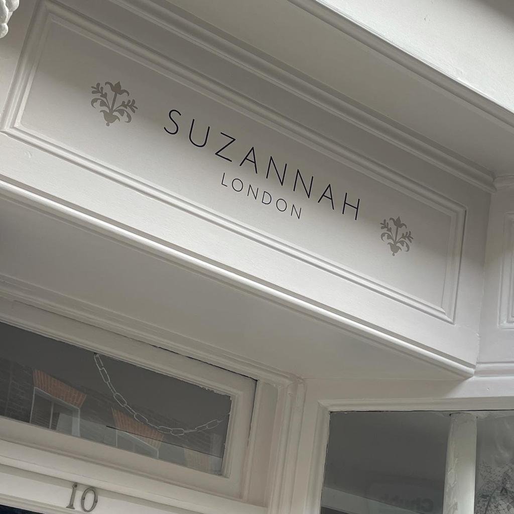 Chic Shop sign writing London, Mayfair, NGS Painted names, ZenGen Traditional sign writers of London NGS Dulwich Margate, 51.49456765499576, -0.17415278042634838, Chelsea, Fulham road Signwriter, 51.513286138657314, -0.13605138048658413 painted shop signs Soho 51.52381789141246, -0.0772289866369295, Notting hill, Shoreditch signs, City of London, Hatton Garden, Canary Wharf, Clapham, Seraina, Nick Garrett signage, Wayfinding signs hand painted Balfron T 00b1, Chelsea signwriters, Poplar, St. James's lettering artists, NGS Painted gold House numbers names Traditional sign writers of London NGS Dulwich Margate Chelsea signwriters, NGS Choosing Keeping faux marbling, gold leaf on glass signs, letter gilding NGS signs of London 3 Painted House numbers names Traditional sign writers of London NGS Dulwich Margate Chelsea signwriters