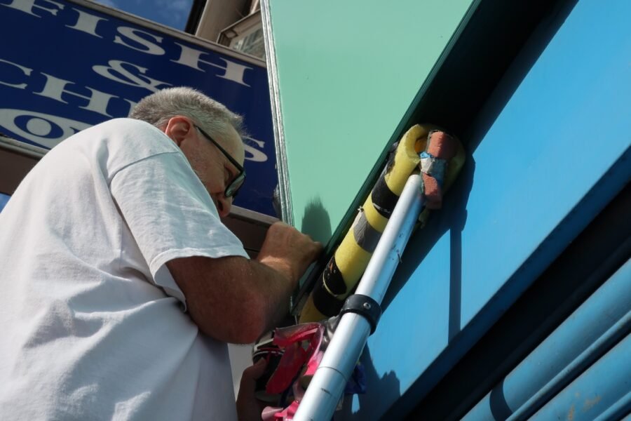 TRADITIONAL SIGN WRITER LONDON NEAR ME, NGS SIGN WRITING CENTRAL LDN. Gold House Numbers London Sign Writer Nick Garrett Seraina Baumgartner NGS