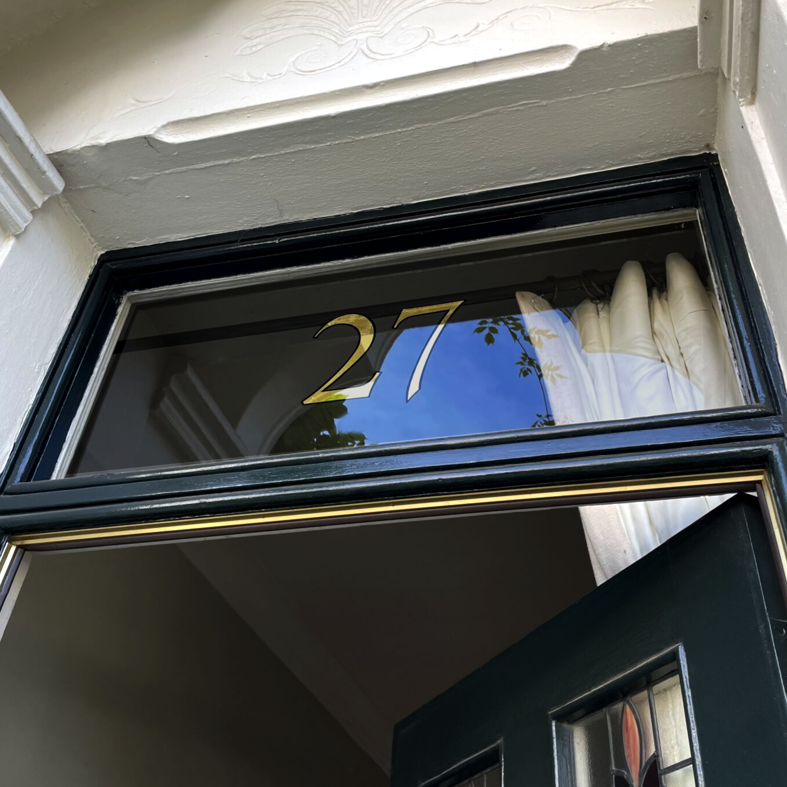 TRADITIONAL SIGN WRITER LONDON NEAR ME, NGS SIGN WRITING CENTRAL LDN. Gold House Numbers London Sign Writer Nick Garrett Seraina Baumgartner NGS