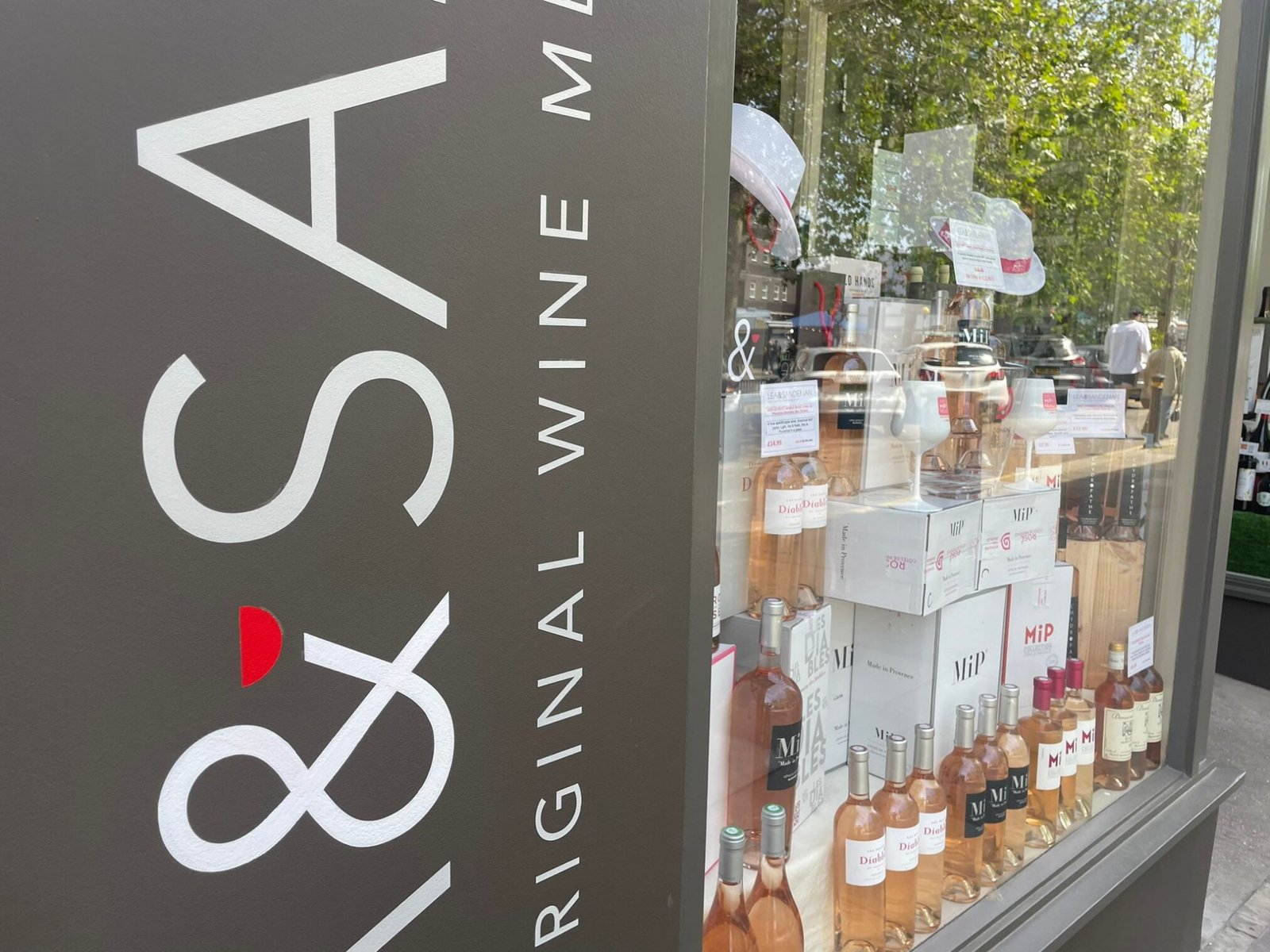 Lea & Sandeman Chiswick High St NGS Signage 004