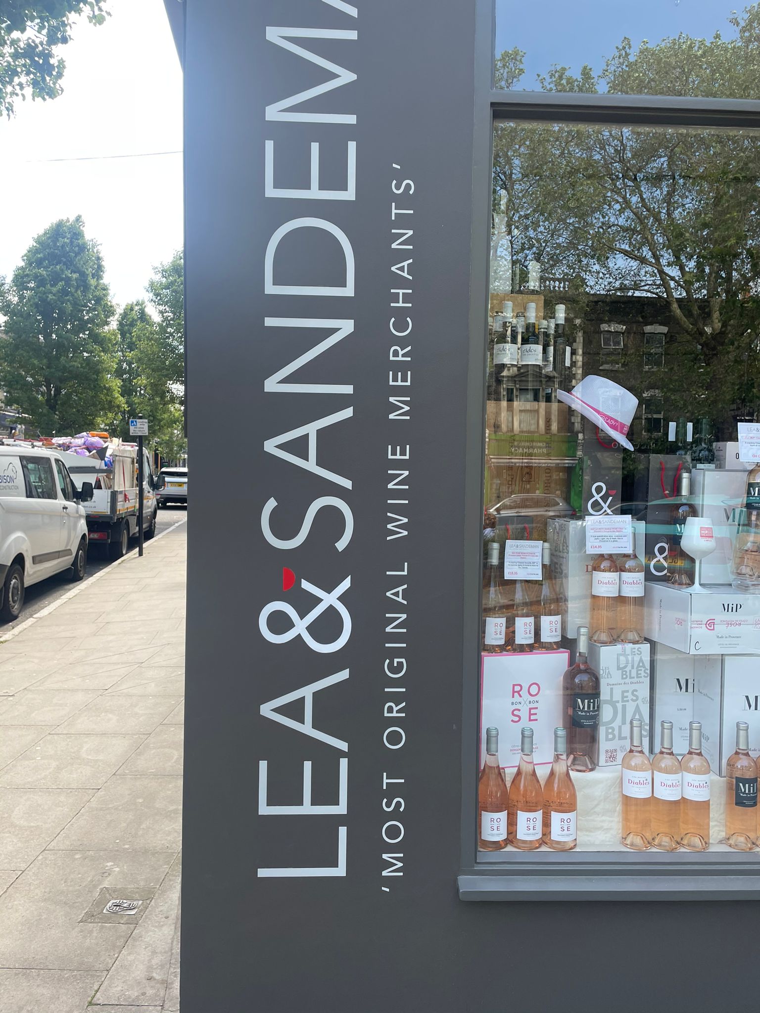 SIGNWRITING CHISWICK HIGH STREET NGS SIGNS