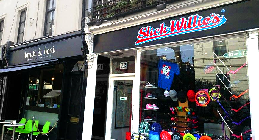 West Kensington Gilder sign painter shop, bar, house number, sign writers