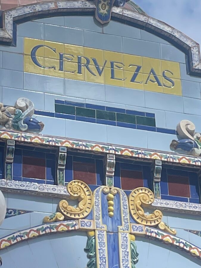 Inspiration images Traditional Sign Writer NGS London. Font Foundry Soho, Canaria Font,