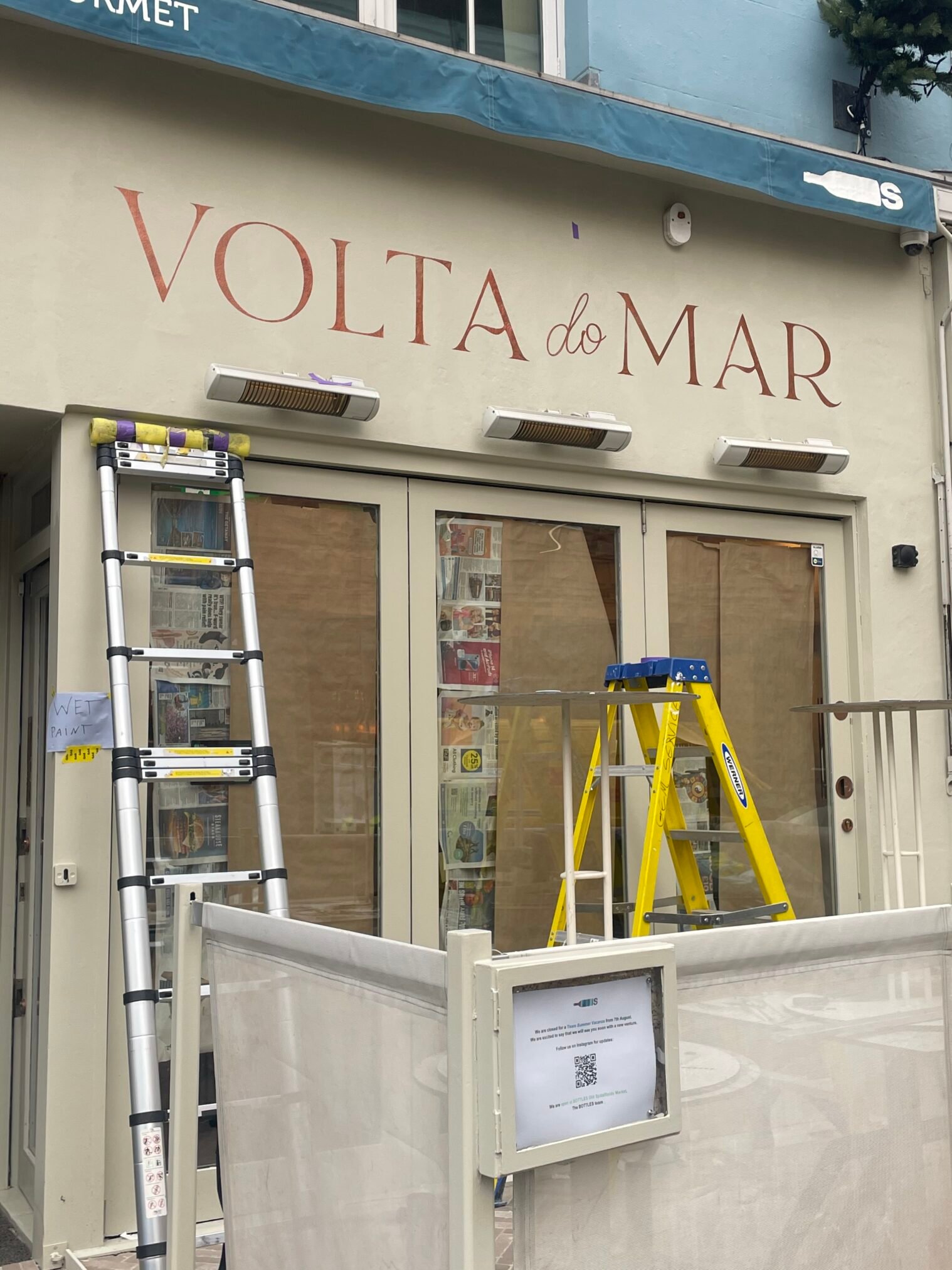Brazilian Portuguese restaurant Volta do Mar signage sign writing South Kensington Chelsea