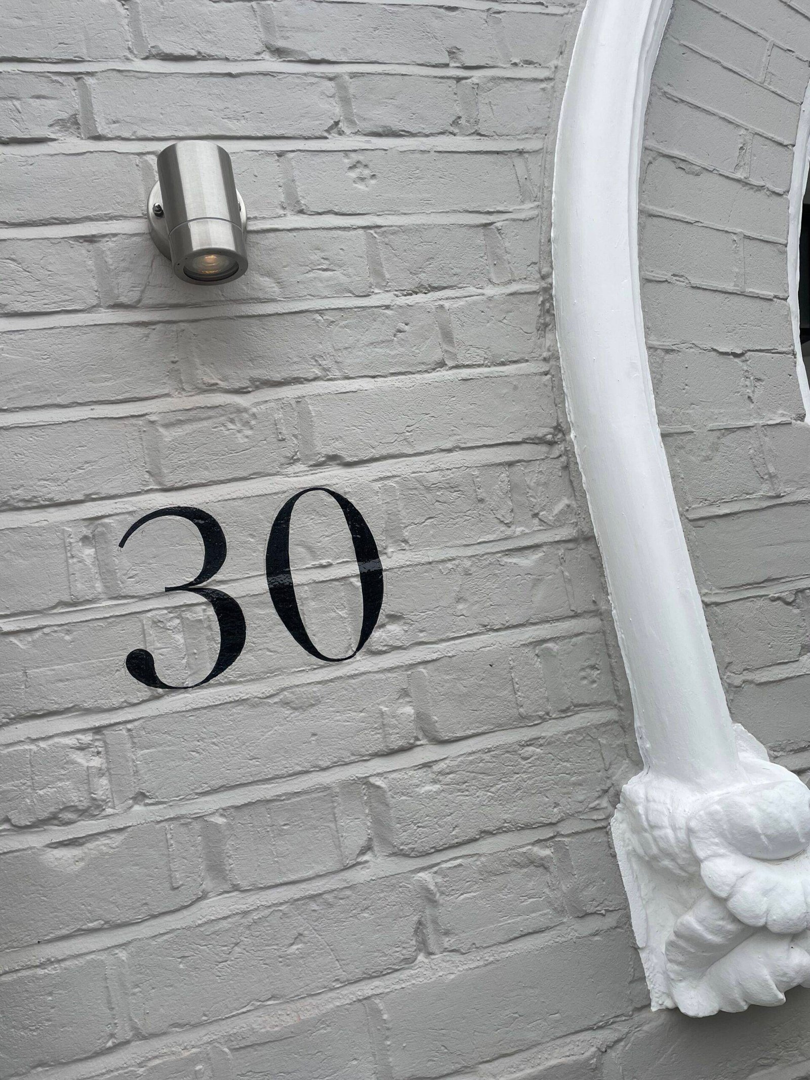 NGS Painted House numbers 30 names Traditional sign writers of London NGS Dulwich 51.49456765499576, -0.17415278042634838, Chelsea, Fulham road Signwriter,