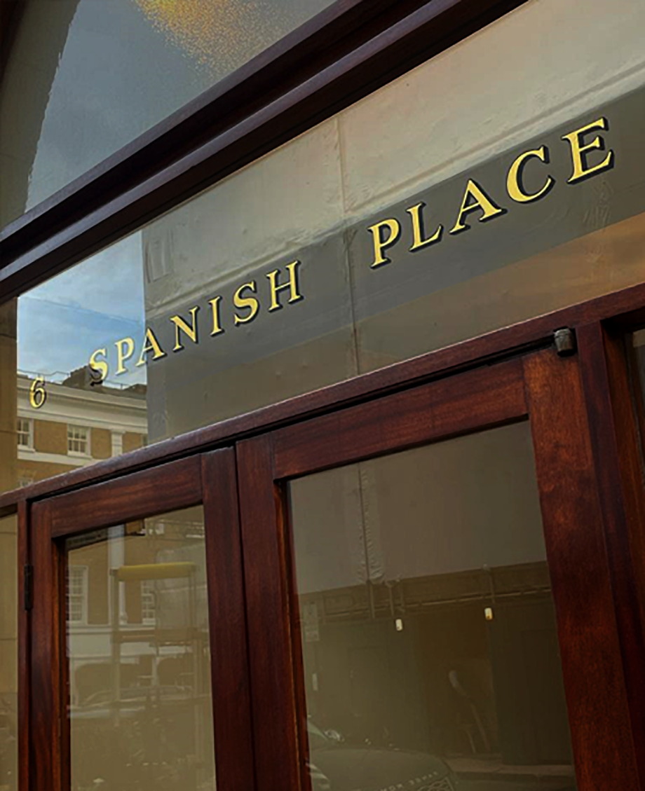 Gold Gilded Traditional Sign Writer NGS London. Transom Letters by Nick and Seraina NGS Garrett Signs