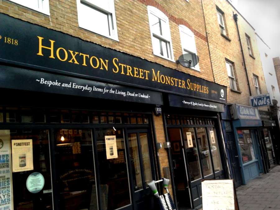 Hoxton Sign Painters NGS , sign painters NGS near us Seraina and Nick Sign writing duo. NGS sign writing London