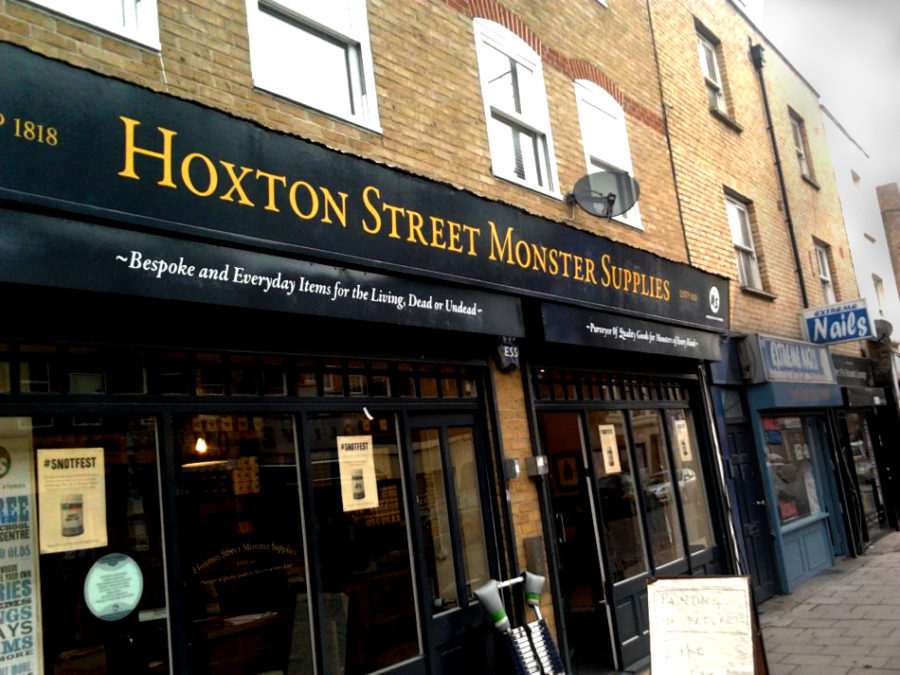 Hoxton Sign Painters NGS , sign painters NGS near us Seraina and Nick Sign writing duo. NGS sign writing London