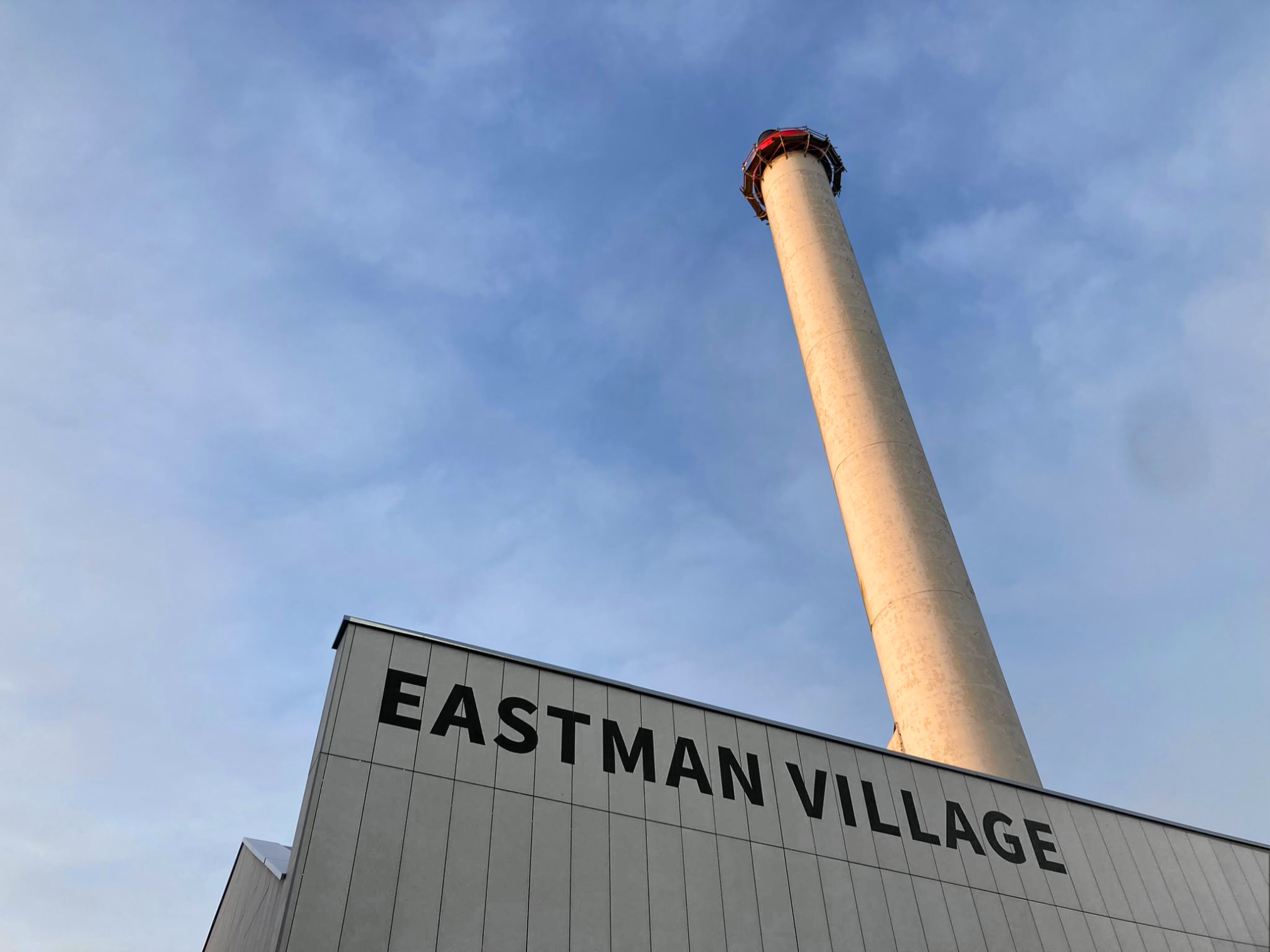 High Level Signage on rough render, cladding or brickwork. MEWP sign access NGS, Video NGS signwriting Roman O letter