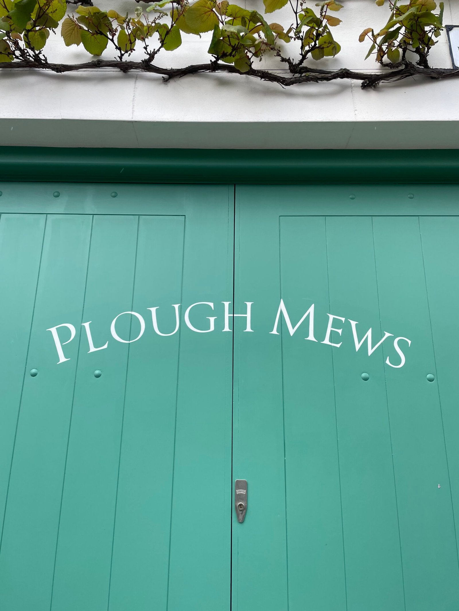 Traditional House Numbering sign writing, Trajan pro lettering specialist, Hand Painted Victorian House numbering. Traditional sign writing, Gold leaf Gilding shop signs, Hand Painted Vic House numbering.