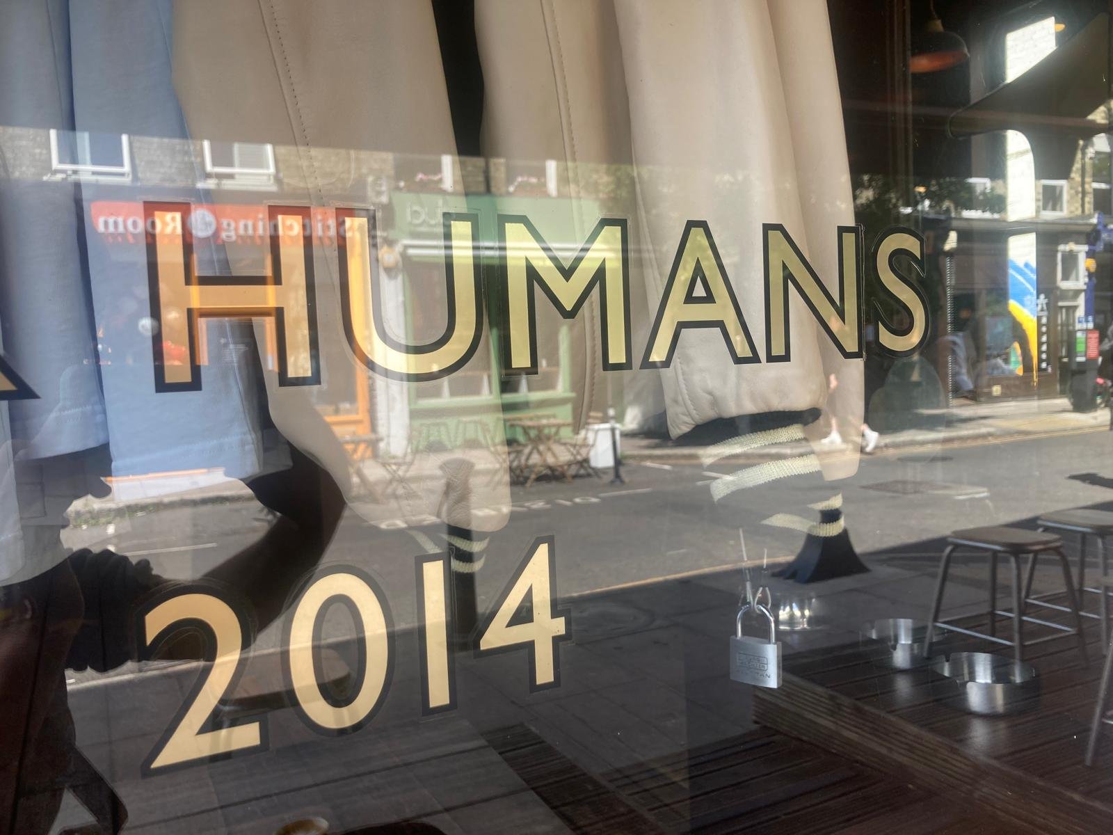 Gold Leaf specialist, Reverse glass gilding, gilding, gilder gold leaf, handpainted signs, Murals, muralist, stucco, Nick Garrett