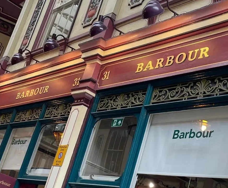 Gilding-on-Barbour-Leadenhall-Market-shop-store-signs-London-sign-writers-NGS-001242