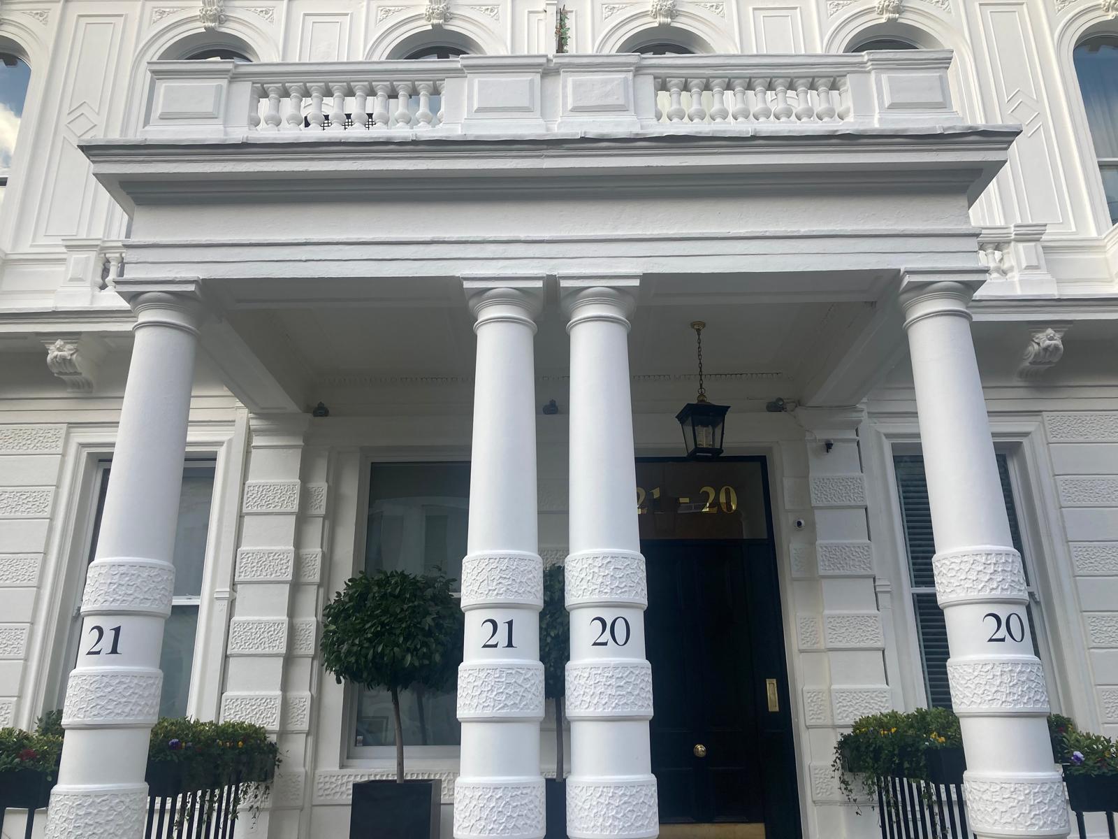 NEW Roman Letters of London's NGS sign writers.