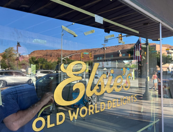 We've got the signs, North London Sign Writer, Central London Sign Writer, East London House Numbering Sign Writer, stars New
Nick has done an amazing piece of artwork and we are thrilled with the result. Taking the original faded signage on a broken fanlight he meticulously traced the original Edwardian lettering to restore our house to its original gilded glory. It was brilliant to see this traditional art craft in action too. We can’t recommend him & the team highly enough., North London House Numbering, Central London House Numbering, Traditional House Numbering Sign Writer Hackney, Council Sign Writer. N16 Traditional Sign Writer, Central London Office Sign Writer, Central London House Numbering. Traditional Signs WC1, WC2, W1, W2, Signwriter in N1, N2, N3, N4, N16, N17, E2, E3, E4, E17 Signwriter.