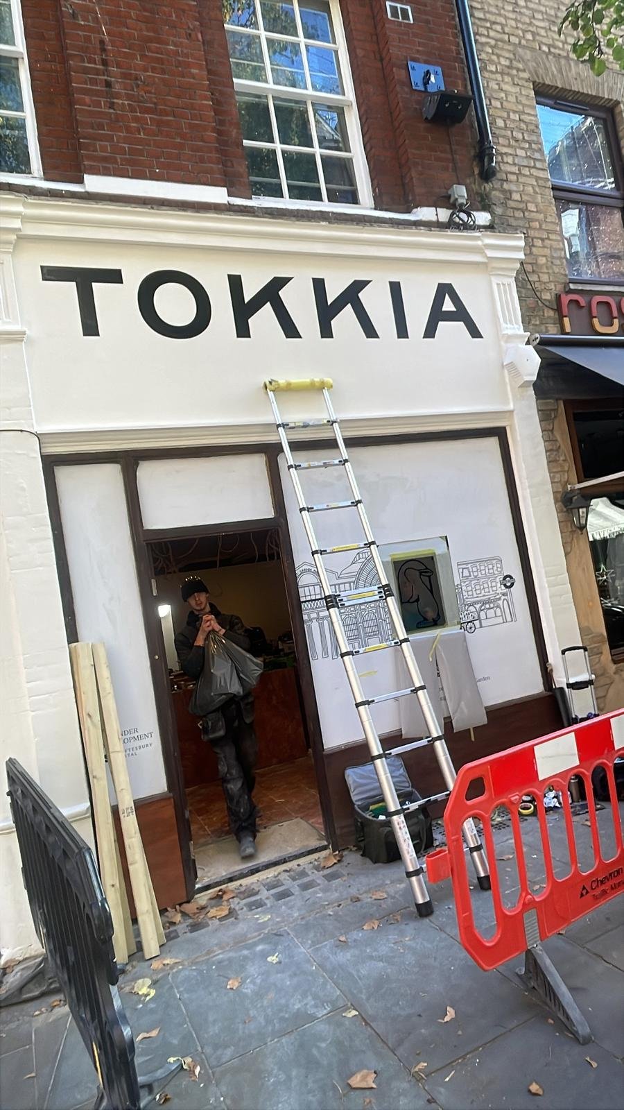Tokkia signwriting by Nick Garrett