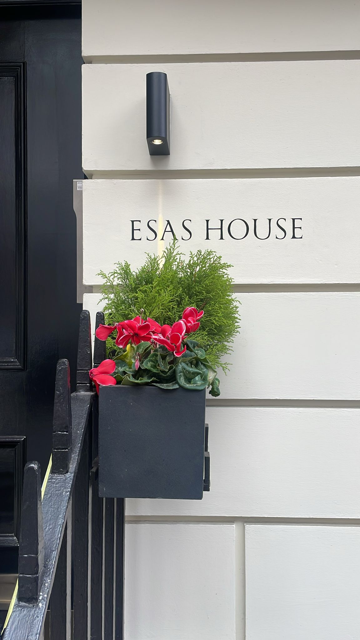 Roman lettering NGS, reviews&nbsp;•&nbsp;5 photos5 stars &nbsp;NewNick has done an amazing piece of artwork and we are thrilled with the result. Taking the original faded signage on a broken fanlight he meticulously traced the original Edwardian lettering to restore our house to its original gilded glory. It was brilliant to see this traditional art craft in action too. We can’t recommend him & the team highly enough.