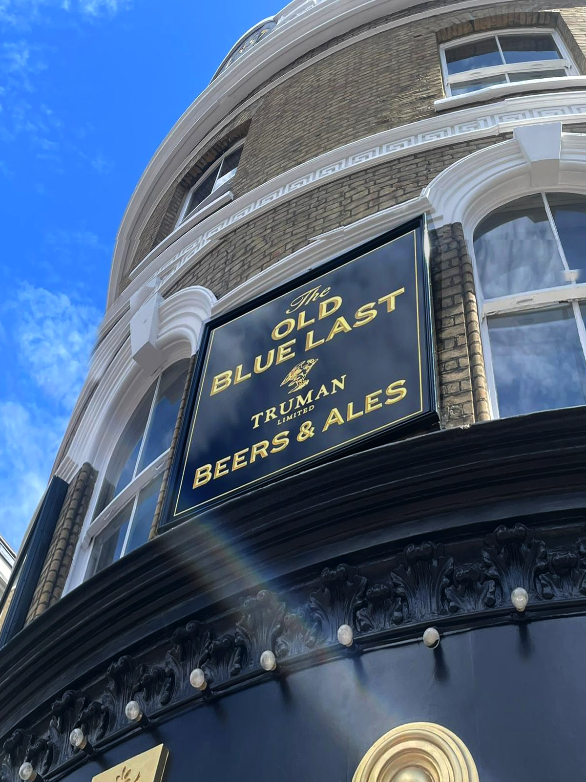 Old Blue Last new signage by NGS, Shoreditch Sign Writer. London sign painters